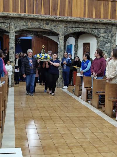 Abertura das Novenas reúne centenas de fiéis em Laranjeiras do Sul Celebração marca o início da preparação para a Festa em honra a Nossa Senhora Aparecida